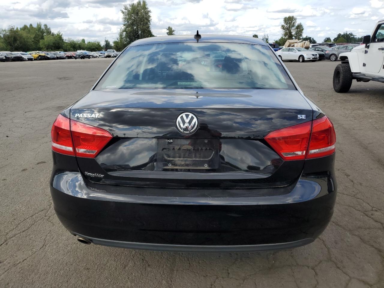 1VWBP7A35DC107200 2013 Volkswagen Passat Se