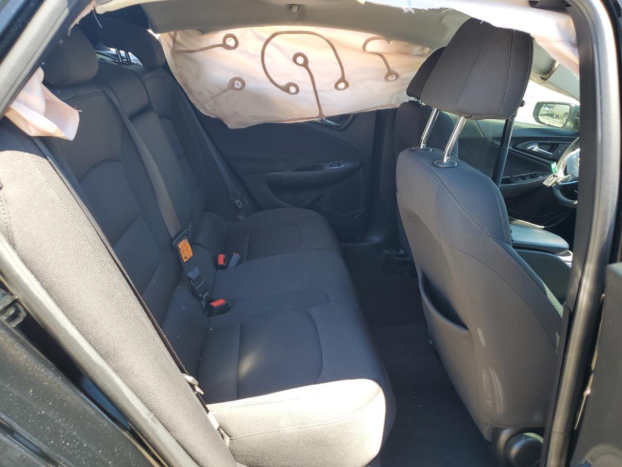 1G1ZD5ST7KF105398 2019 Chevrolet Malibu Lt