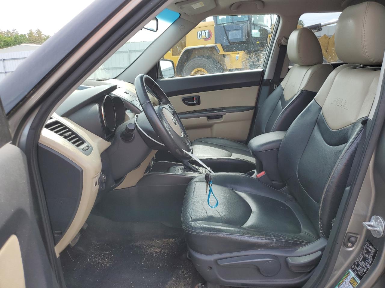 KNDJT2A24B7226057 2011 Kia Soul +