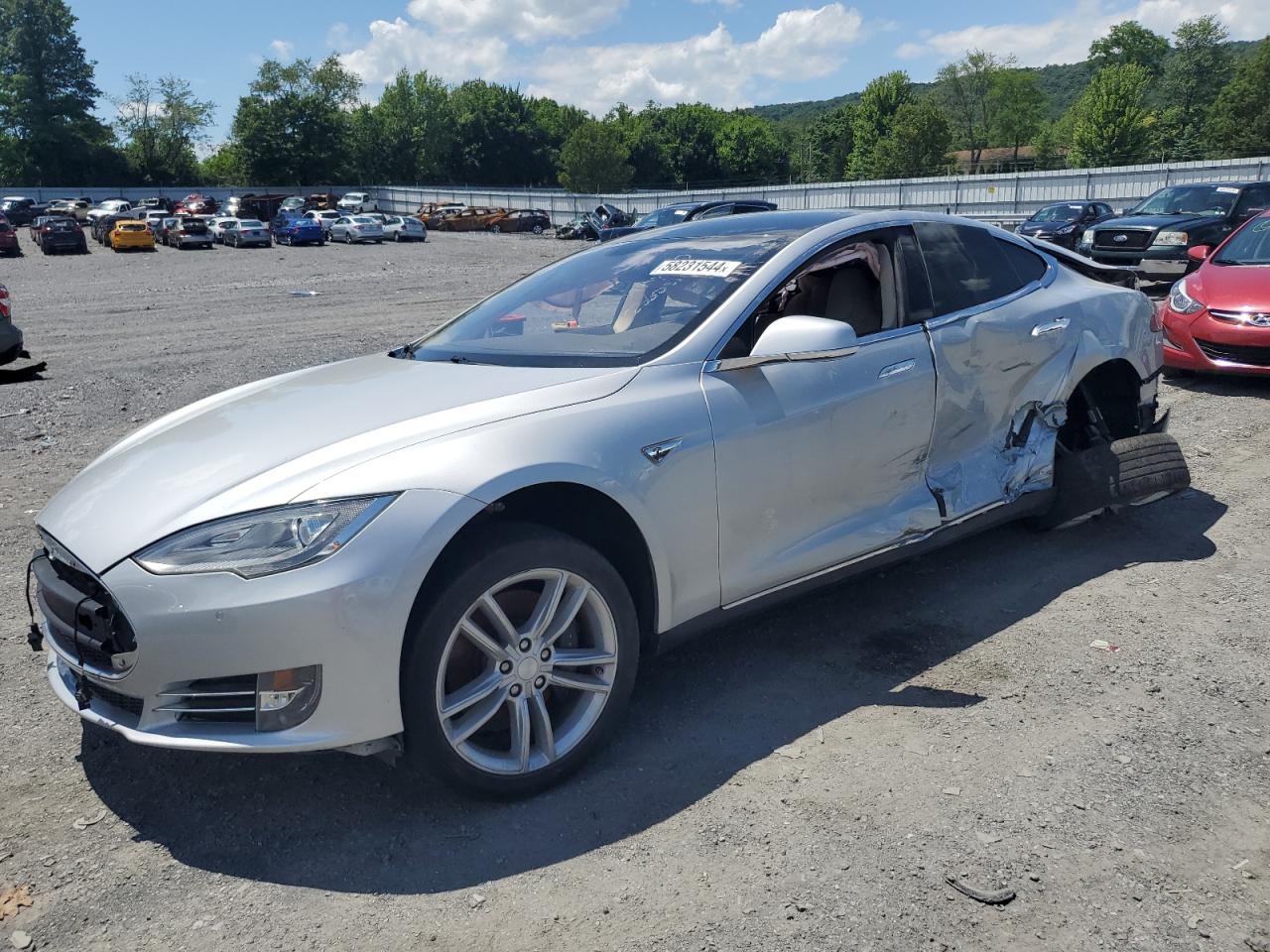 2014 Tesla Model S vin: 5YJSA1H1XEFP39703