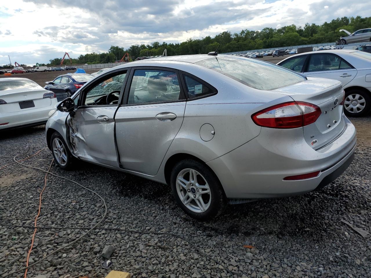 2018 Ford Fiesta Se vin: 3FADP4BJ6JM111165