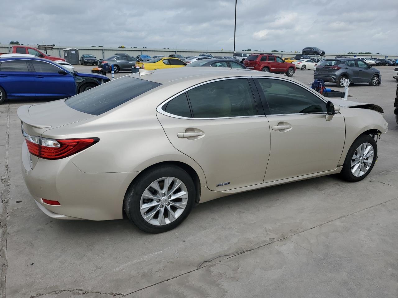 JTHBW1GG4F2080608 2015 Lexus Es 300H