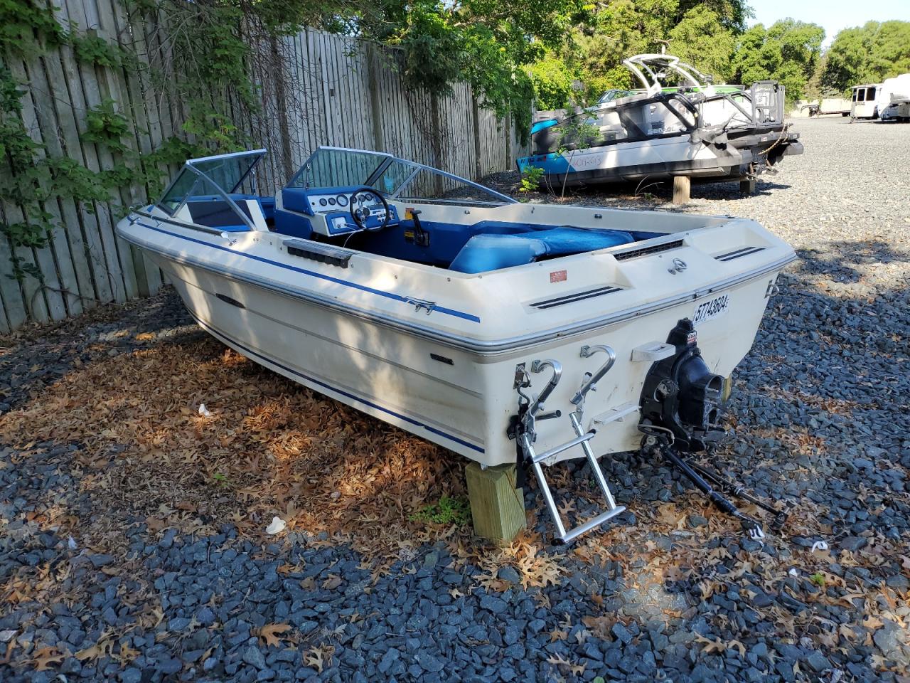 Lot #2845364113 1982 SEAR BOAT