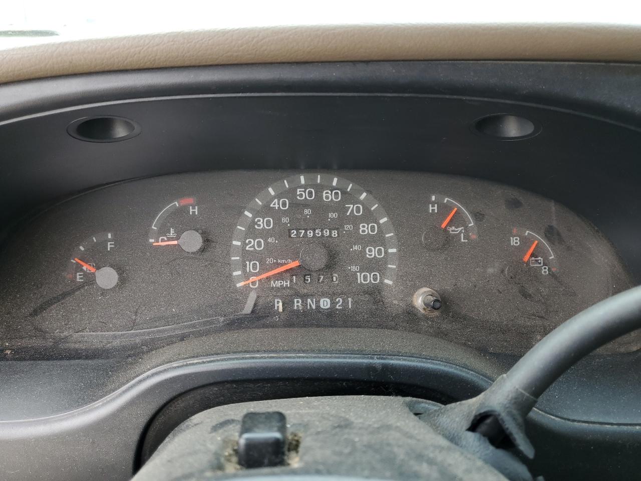 1FDRE14W5YHA27331 2000 Ford Econoline E150 Van