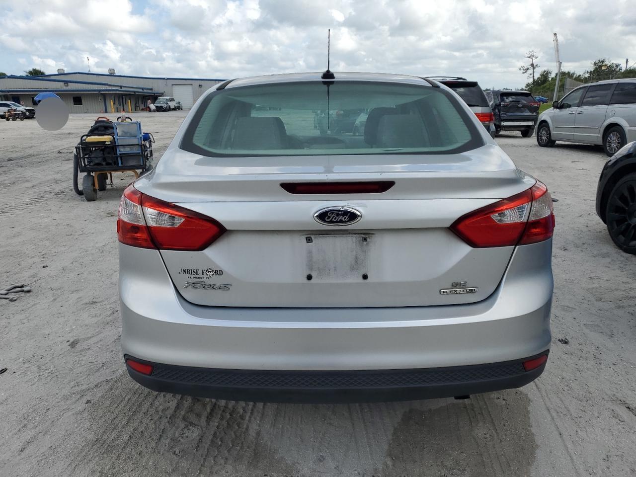 2014 Ford Focus Se vin: 1FADP3F25EL291744