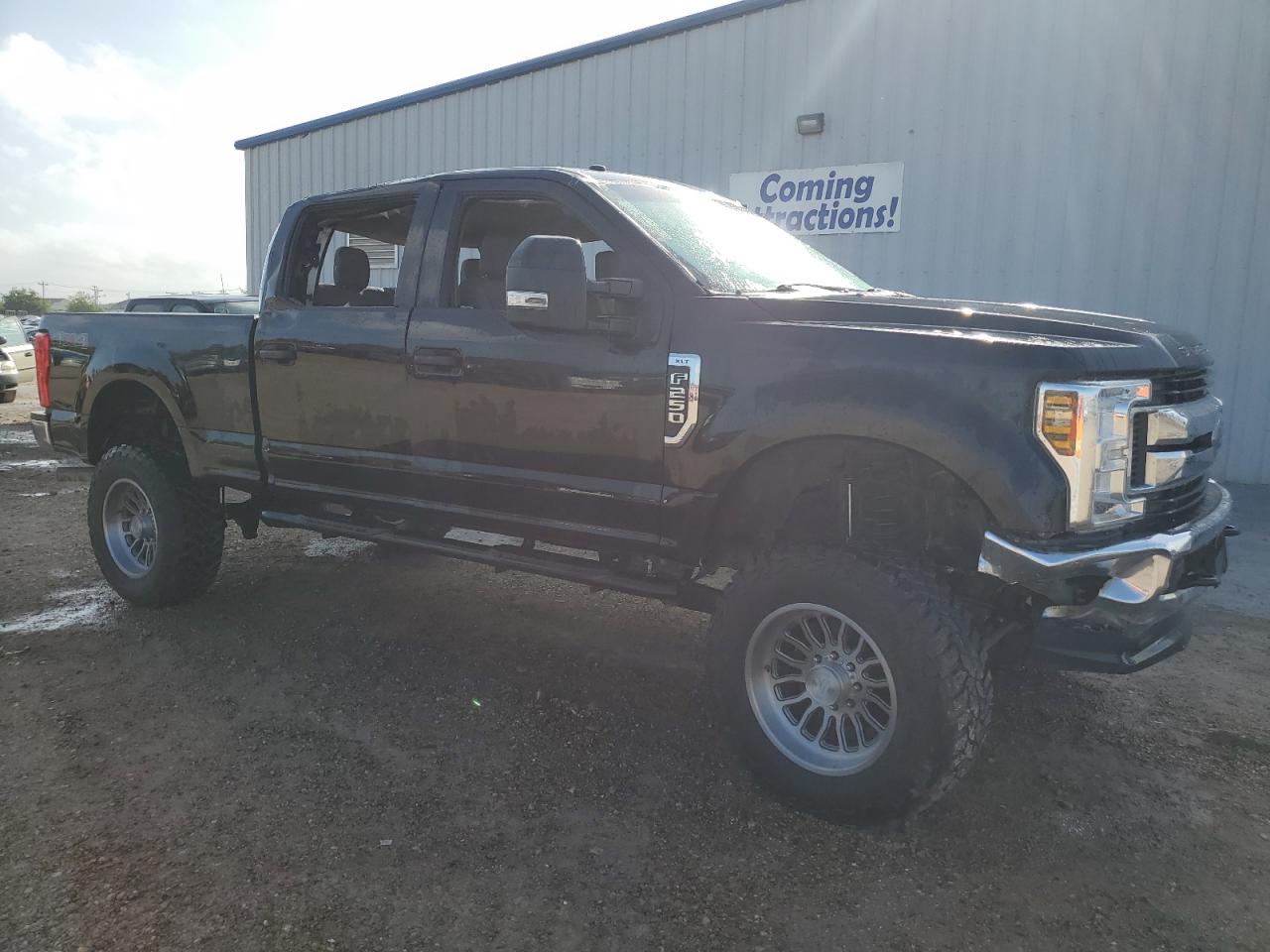 2018 Ford F250 Super Duty vin: 1FT7W2B6XJEC43653