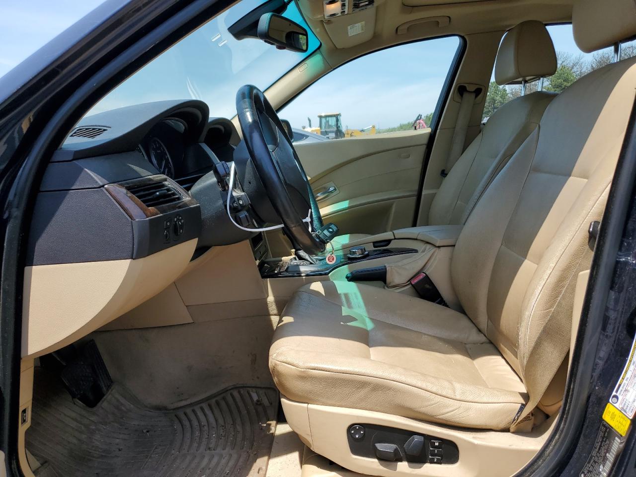 WBANF73567CU23384 2007 BMW 530 Xi