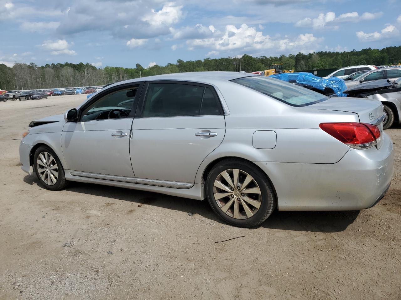 Lot #2962293016 2011 TOYOTA AVALON BAS