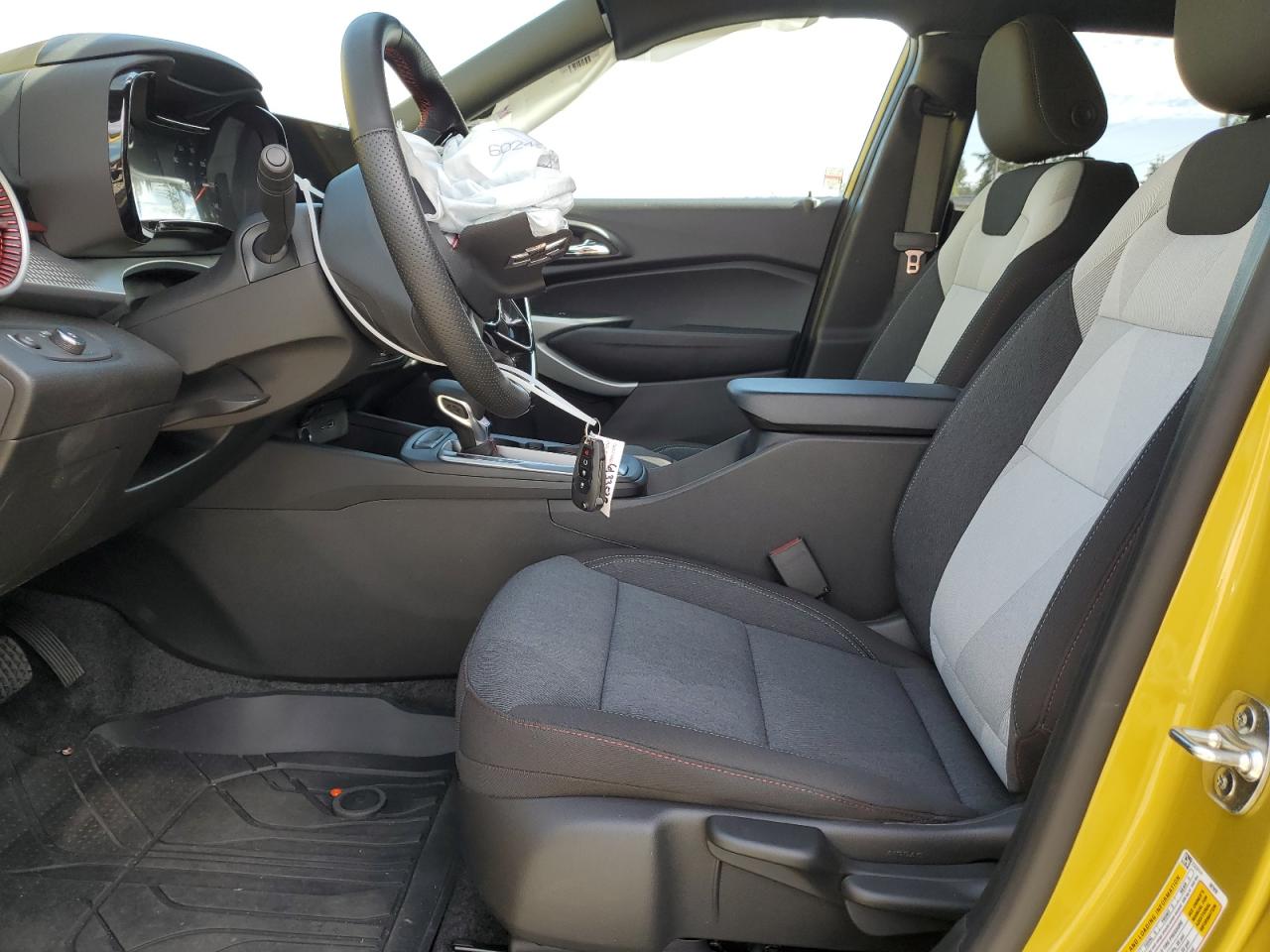 KL77LGE20RC129941 2024 Chevrolet Trax 1Rs