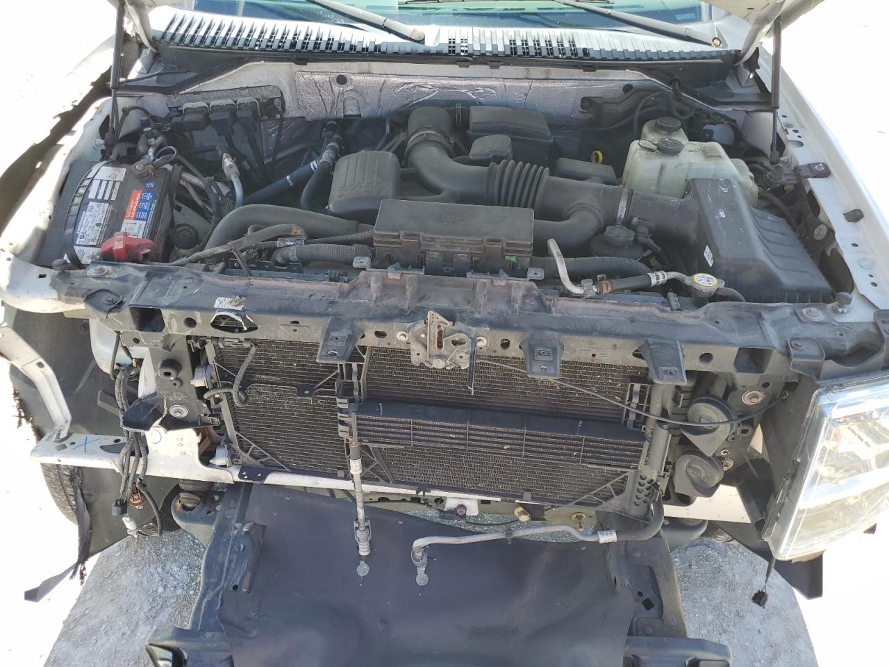 1FMJU1J57EEF15348 2014 Ford Expedition Xlt