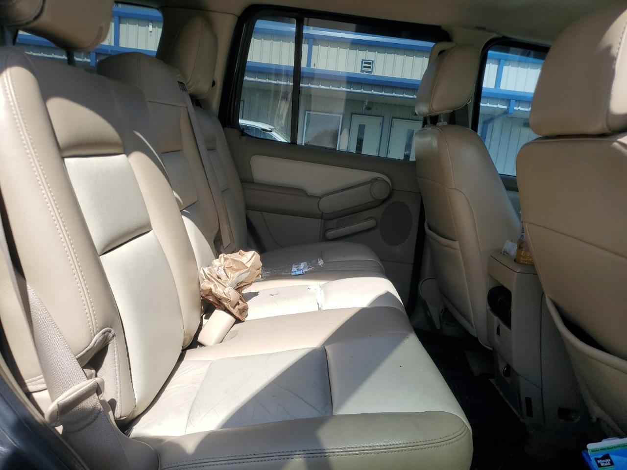 1FMEU64E57UA48563 2007 Ford Explorer Eddie Bauer