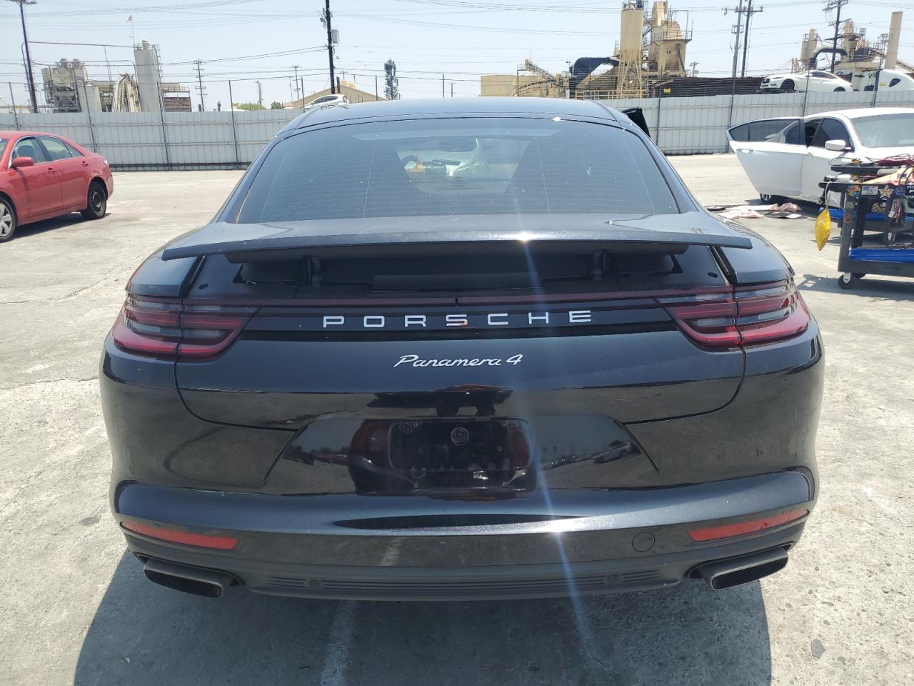 WP0AA2A79JL116628 2018 Porsche Panamera 4