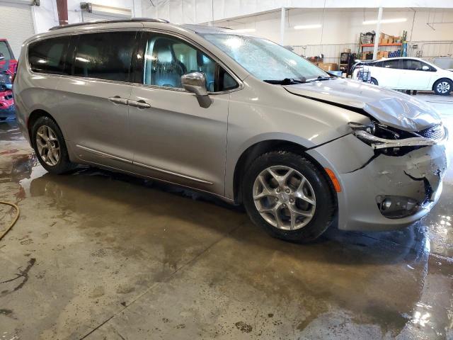 VIN 2C4RC1GG8JR272536 2018 Chrysler Pacifica, Limited no.4