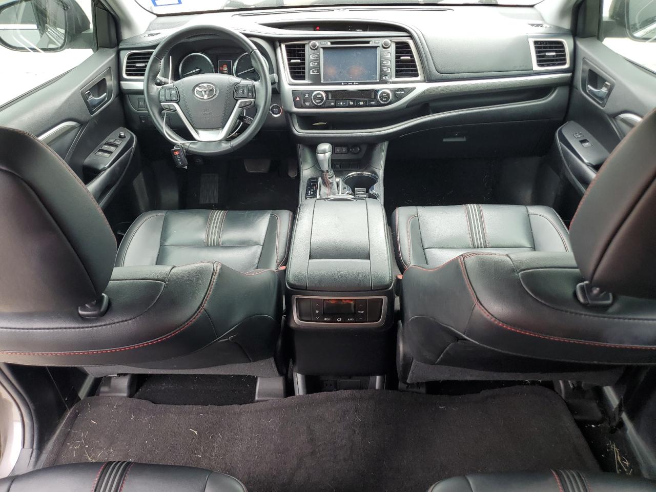 5TDKZRFH2KS355364 2019 Toyota Highlander Se