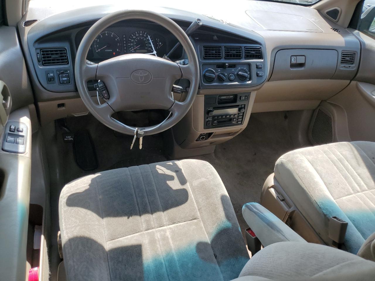 4T3ZF13C9XU112853 1999 Toyota Sienna Le