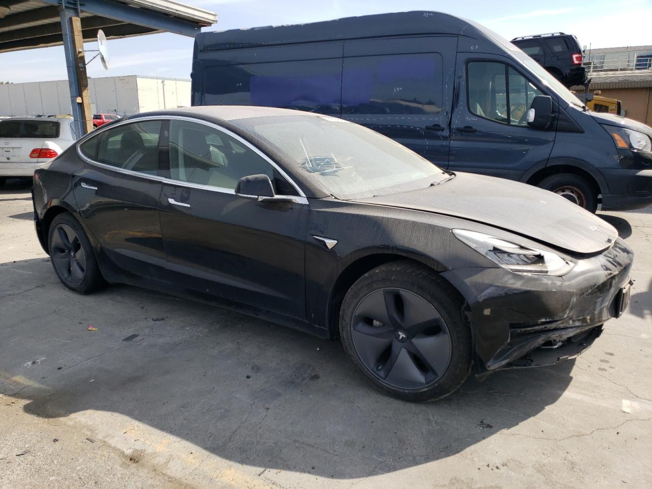 2019 Tesla Model 3 vin: 5YJ3E1EAXKF190092