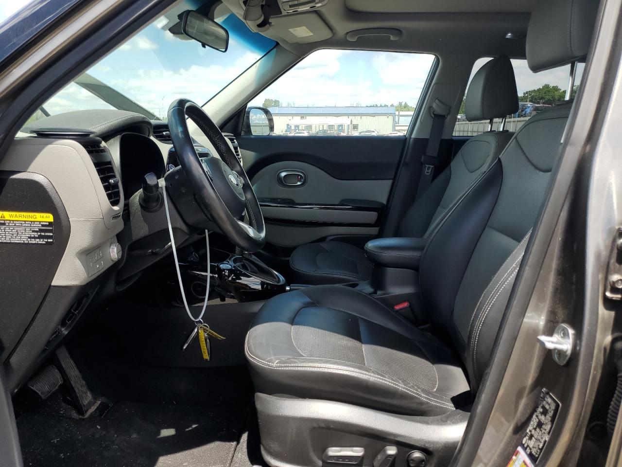 KNDJP3A52J7519927 2018 Kia Soul +