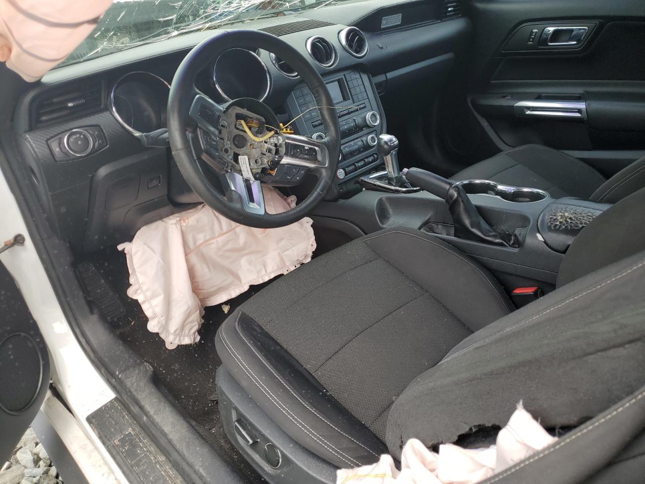 1FA6P8AM3F5306858 2015 Ford Mustang