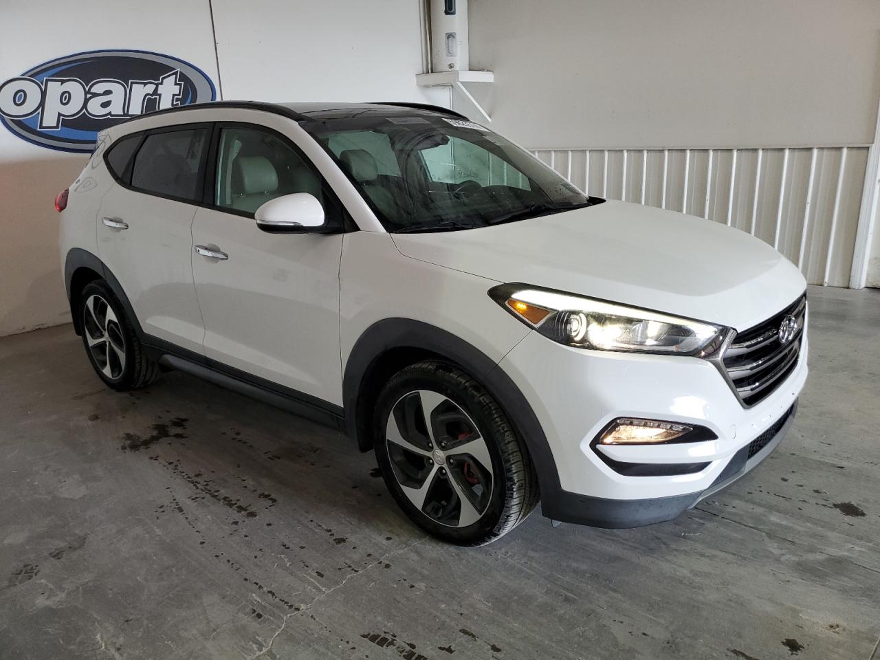 KM8J33A2XGU190286 2016 Hyundai Tucson Limited