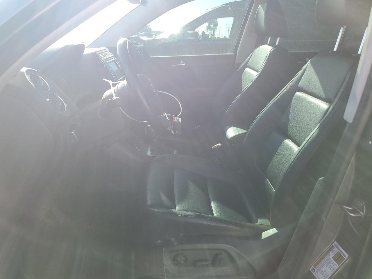 WVGBV7AX7GW516843 2016 Volkswagen Tiguan S