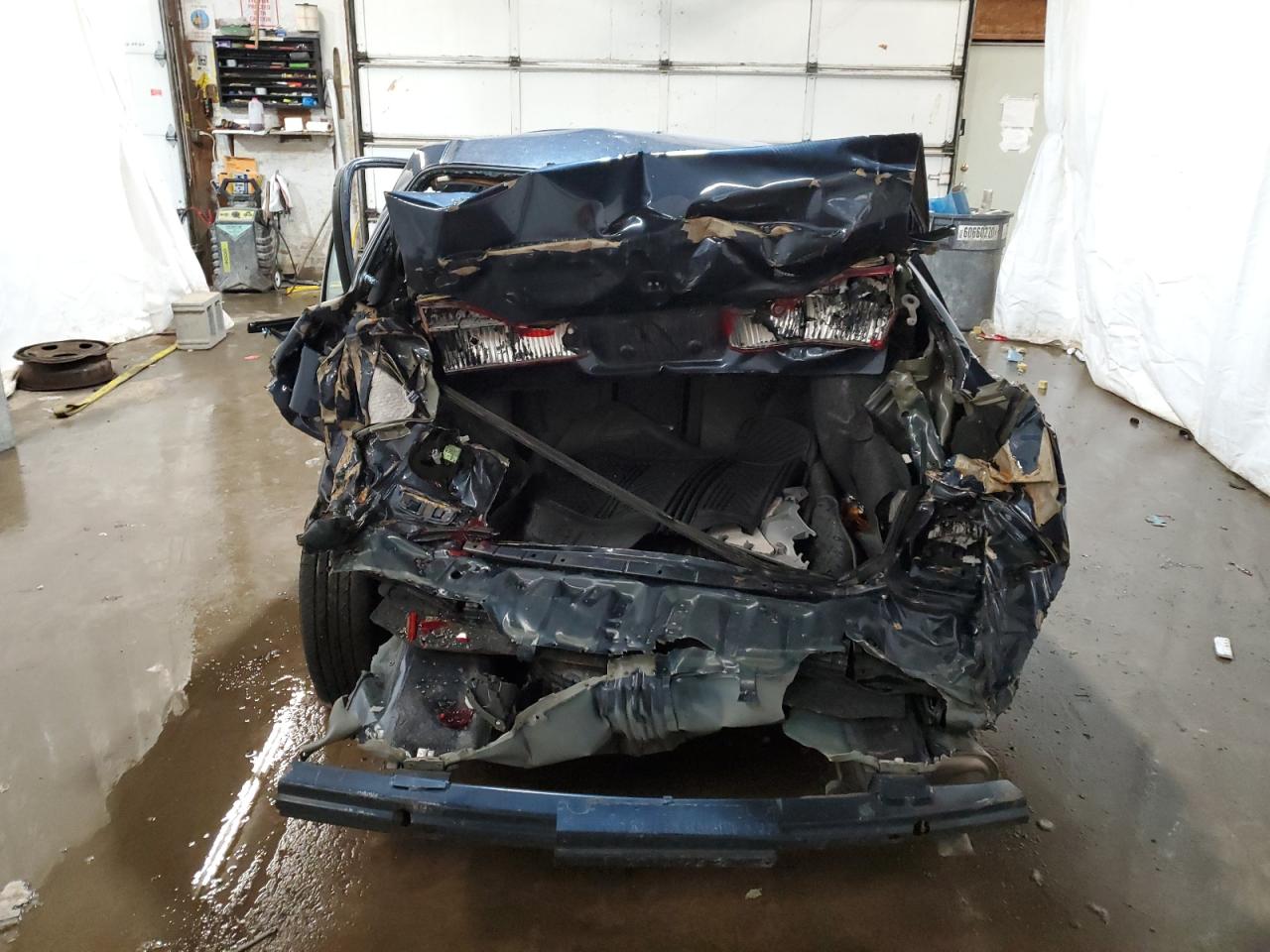 1HGCG5641YA003562 2000 Honda Accord Lx