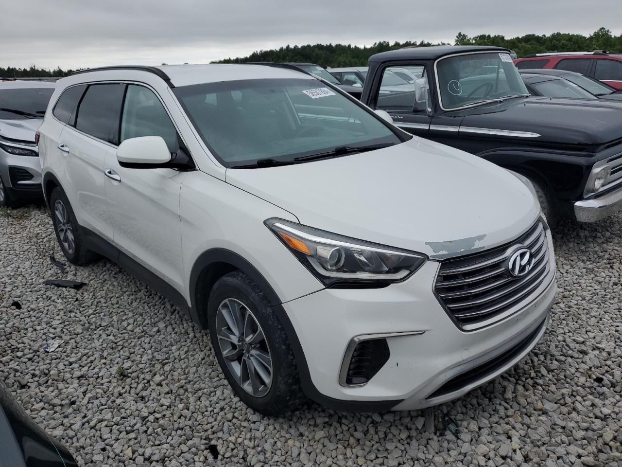 KM8SMDHF6HU171090 2017 Hyundai Santa Fe Se