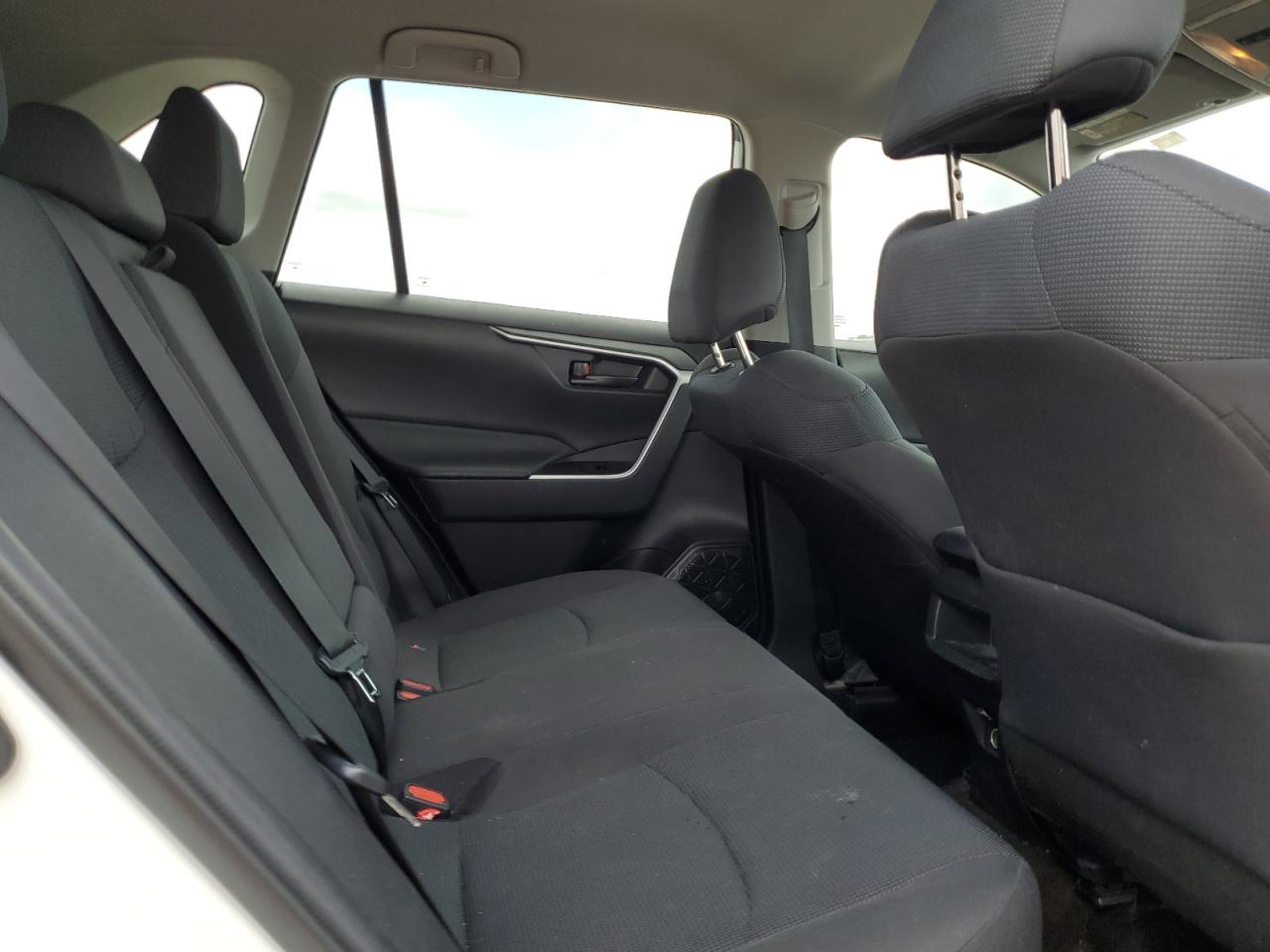 2T3H1RFV6MC126812 2021 Toyota Rav4 Le