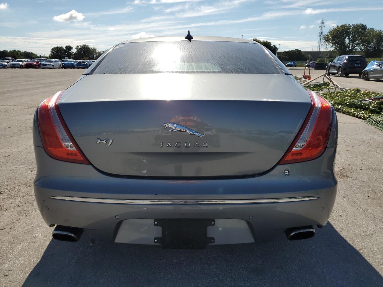 2013 Jaguar Xj vin: SAJWA1C7XD8V42835