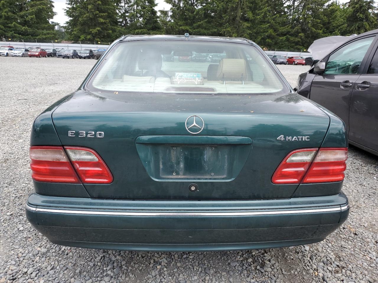 WDBJF82J4YX036380 2000 Mercedes-Benz E 320 4Matic