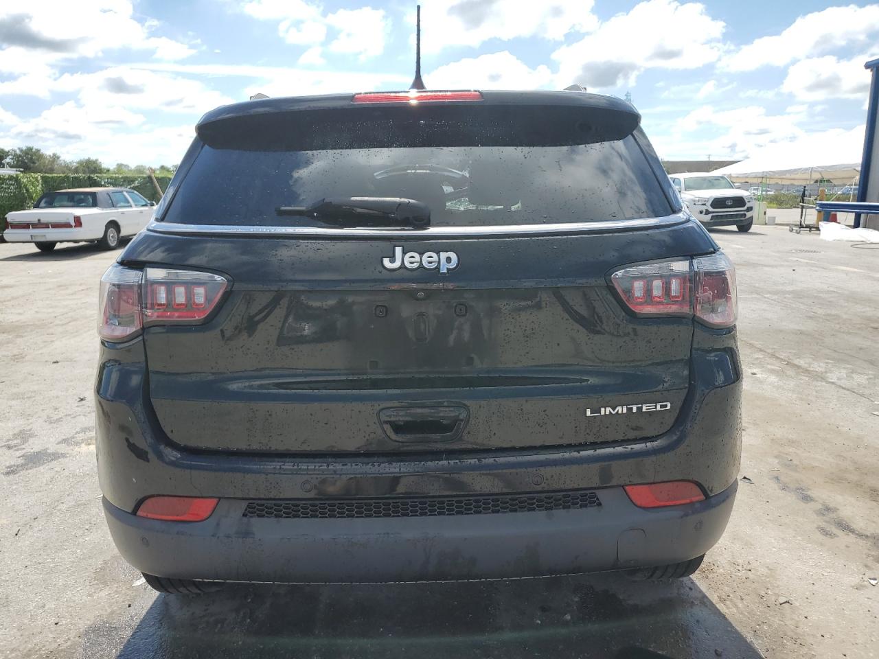 3C4NJCCB4JT145077 2018 Jeep Compass Limited