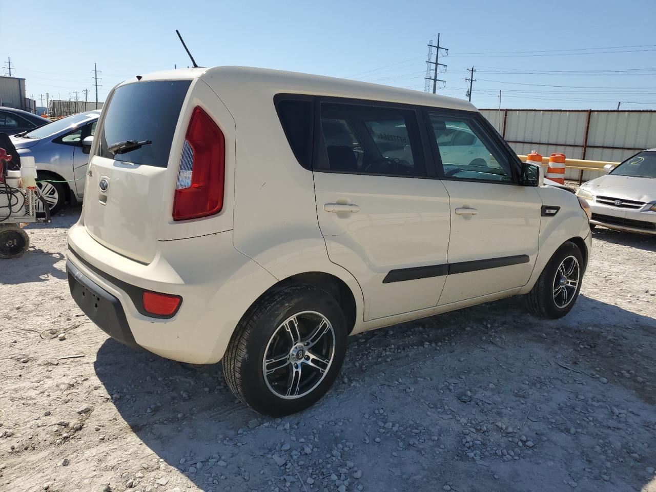 2012 Kia Soul vin: KNDJT2A58C7354782