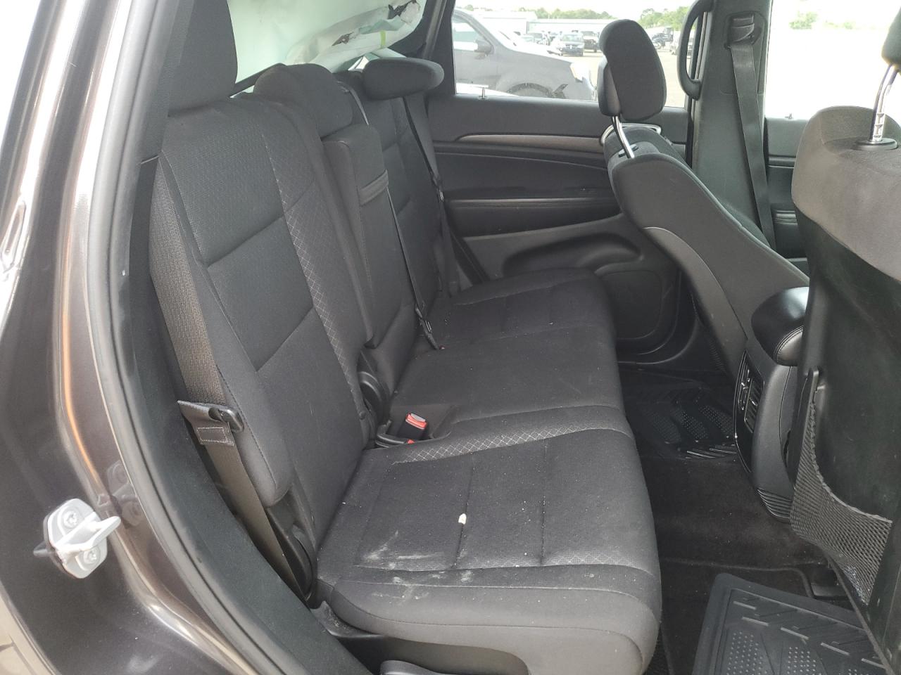 1C4RJFAG8JC469131 2018 Jeep Grand Cherokee Laredo