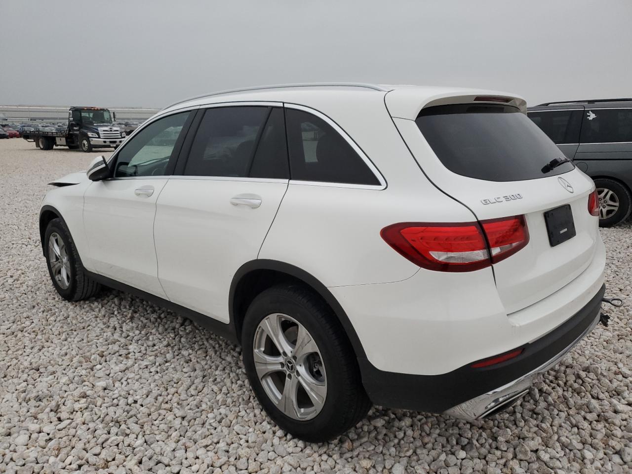 2017 Mercedes-Benz Glc 300 vin: WDC0G4JB0HF222351