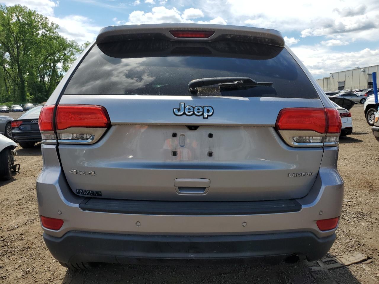 1C4RJFAG6HC620476 2017 Jeep Grand Cherokee Laredo