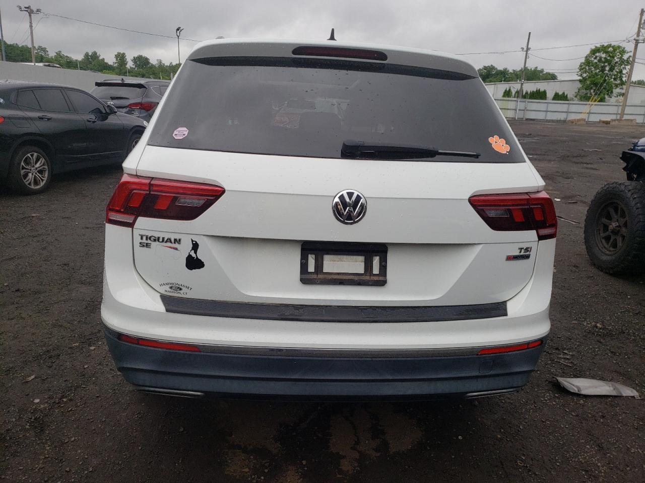 3VV2B7AX2JM131566 2018 Volkswagen Tiguan Se