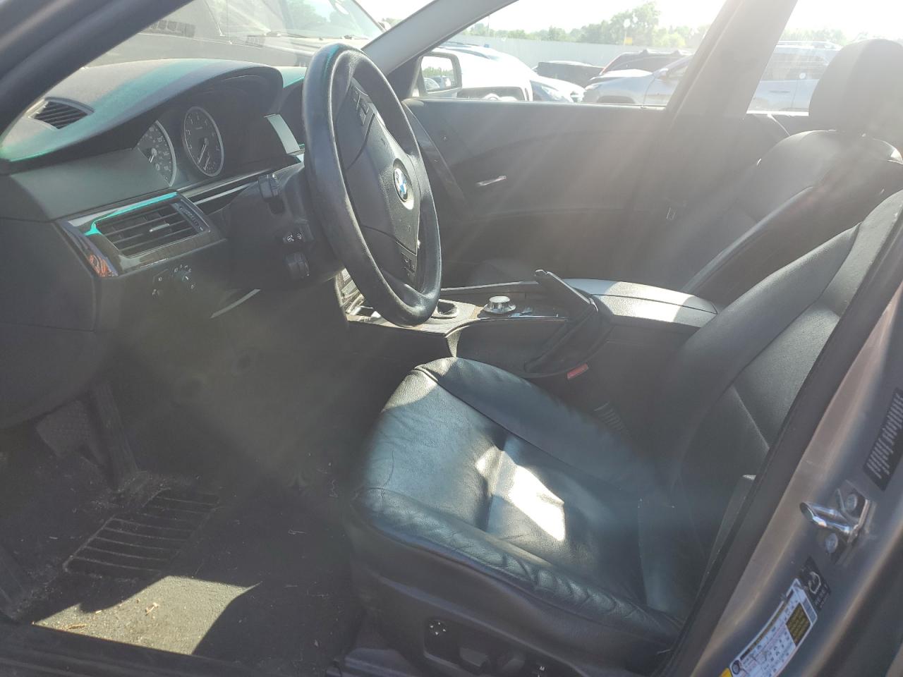 WBANN73556CN00599 2006 BMW 530 Xit