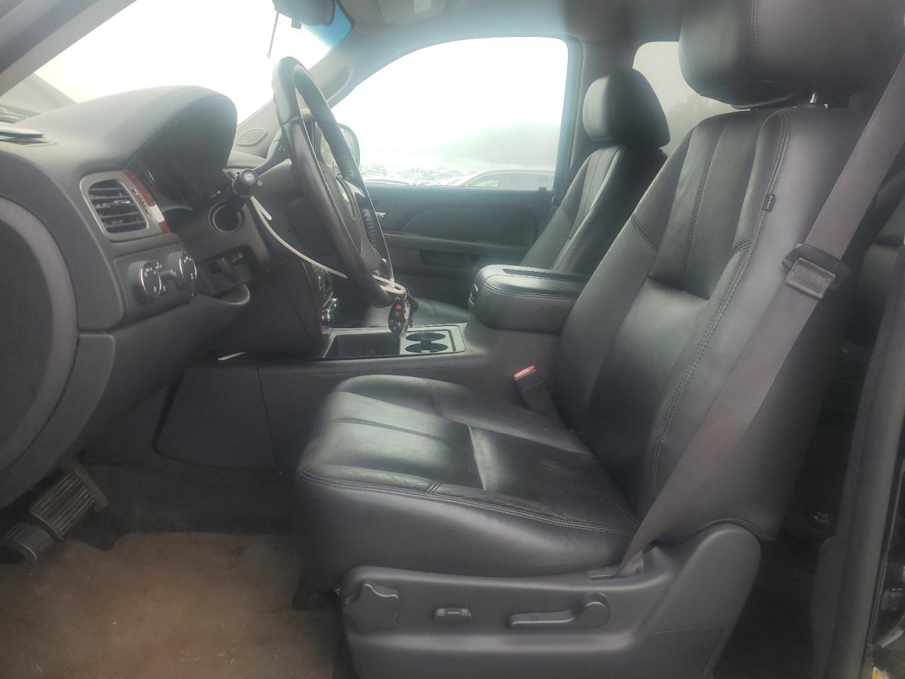 1GNSKBE06DR180973 2013 Chevrolet Tahoe K1500 Lt