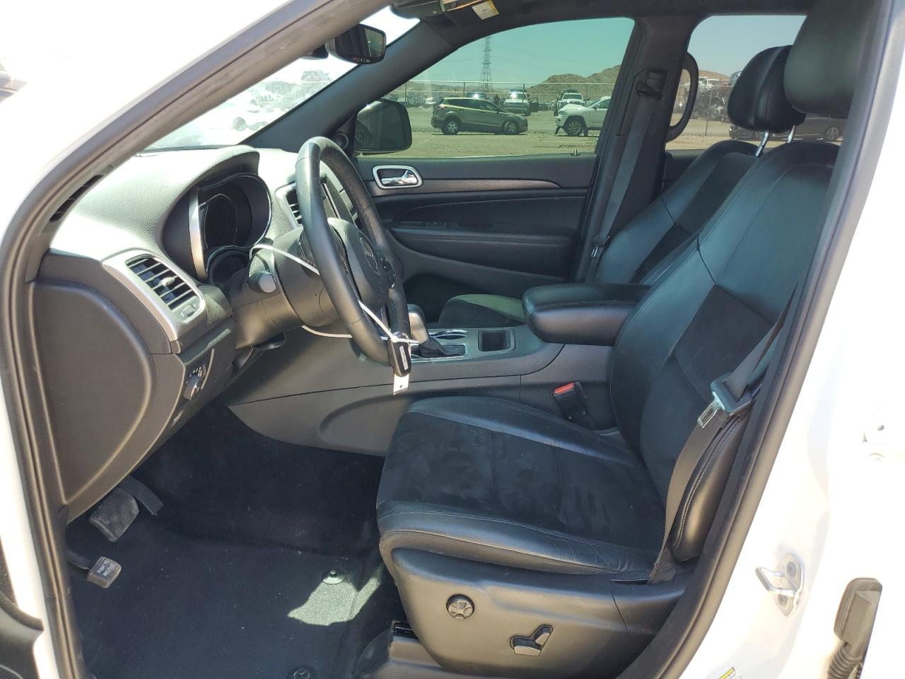 1C4RJEAG2JC141665 2018 Jeep Grand Cherokee Laredo