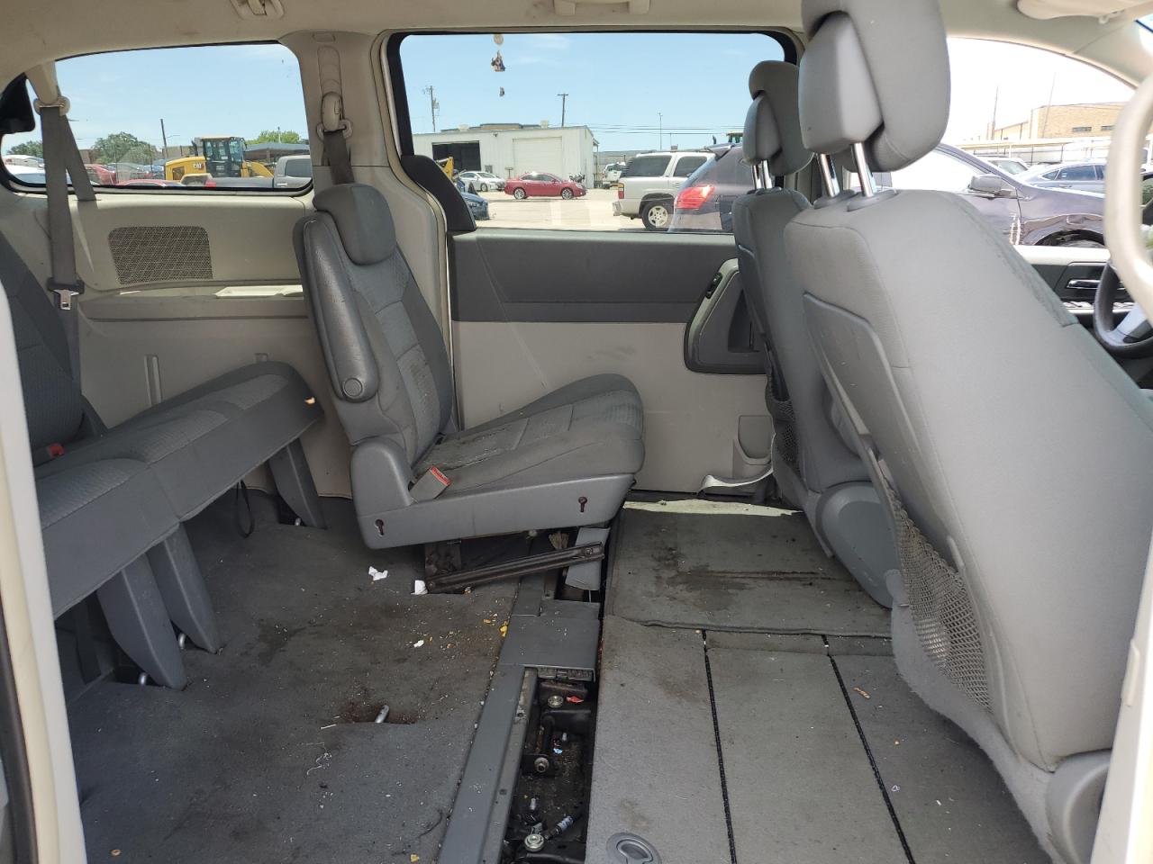 2A4RR4DE3AR344353 2010 Chrysler Town & Country Lx