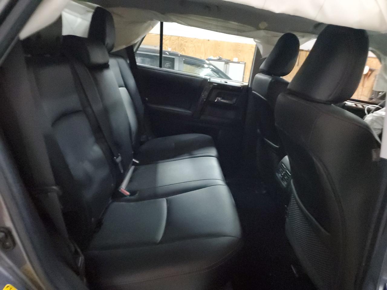 JTEBU5JR4K5671129 2019 Toyota 4Runner Sr5