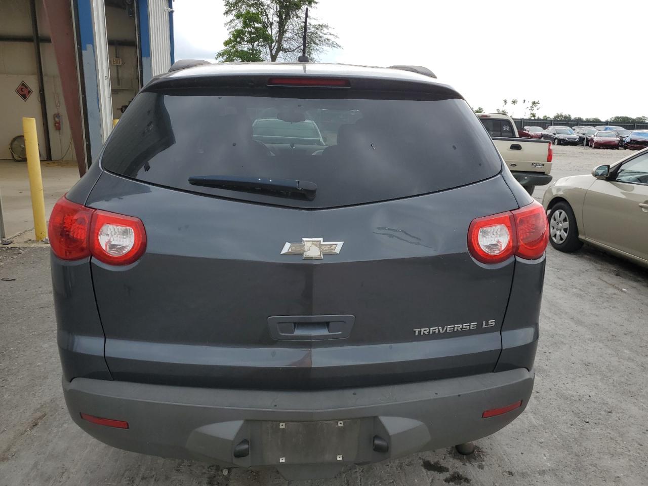 2012 Chevrolet Traverse Ls vin: 1GNKRFED2CJ260550