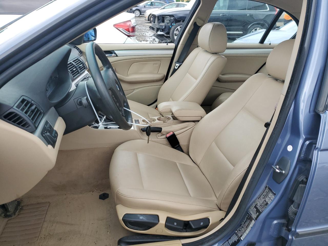 WBAEV33414KR31816 2004 BMW 325 I