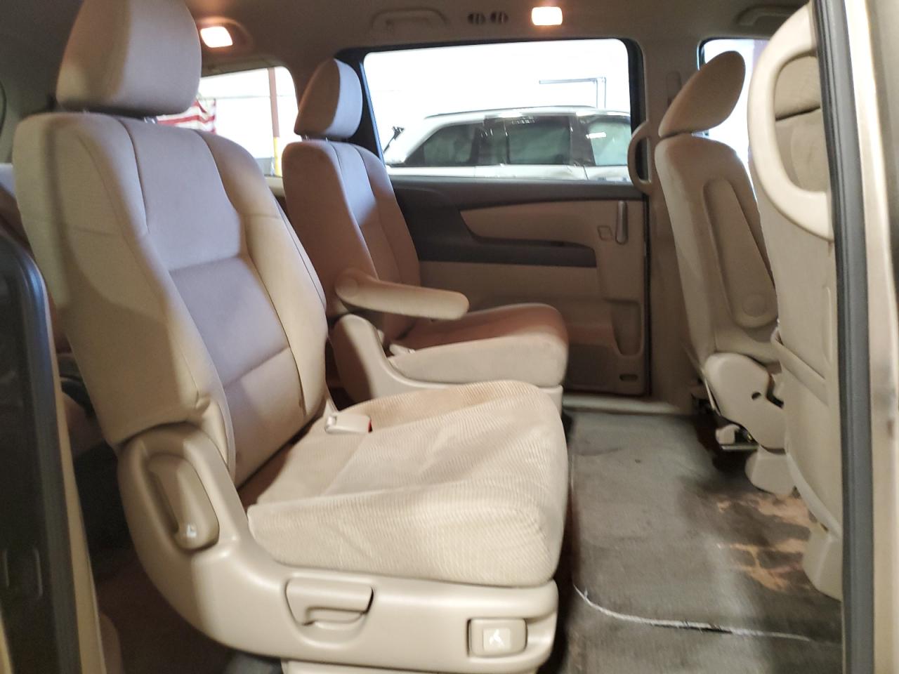 5FNRL5H25CB049735 2012 Honda Odyssey Lx