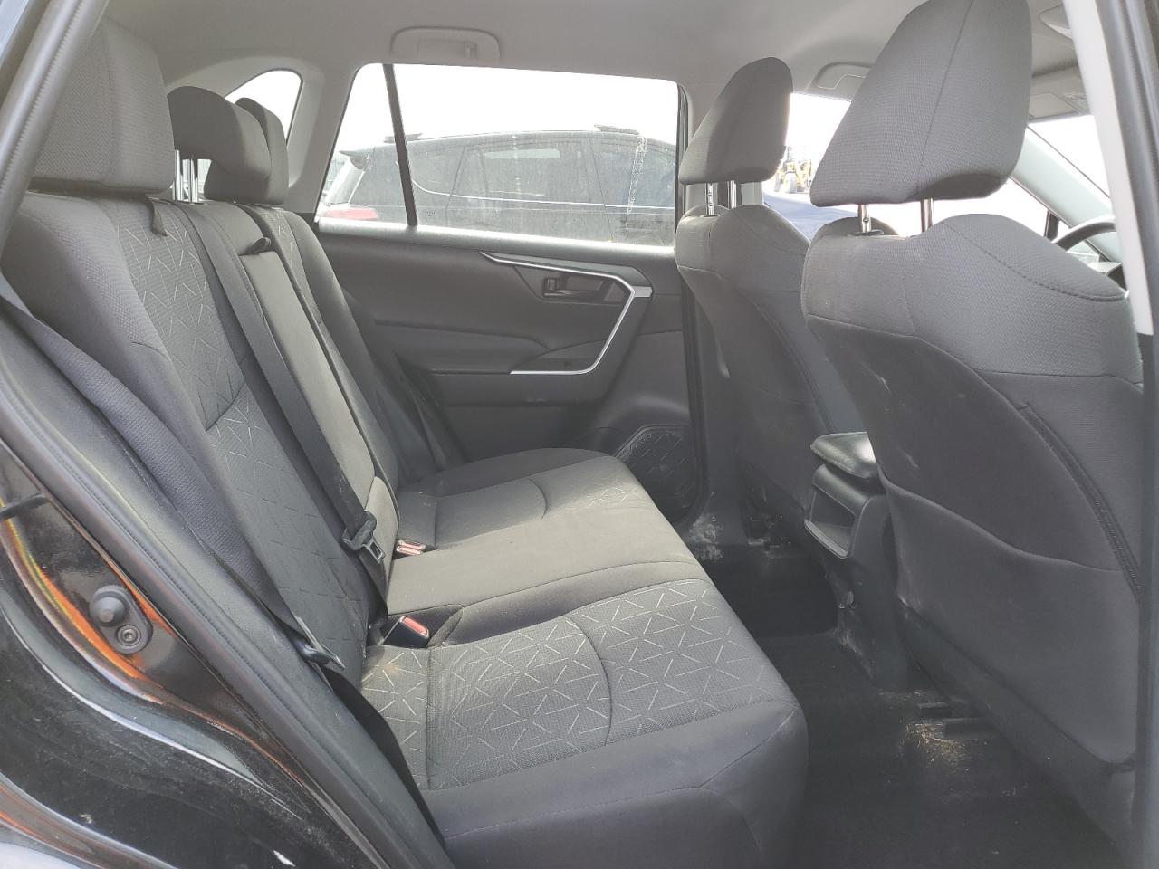 2T3B1RFV9MC193586 2021 Toyota Rav4 Le