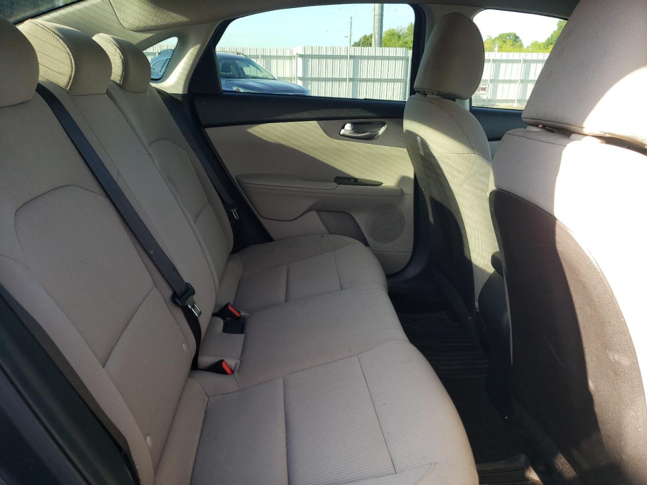 3KPF24AD7KE120563 2019 Kia Forte Fe