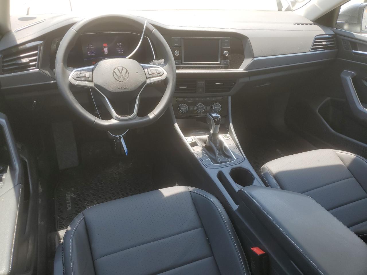 3VW7M7BU2NM014902 2022 Volkswagen Jetta Se