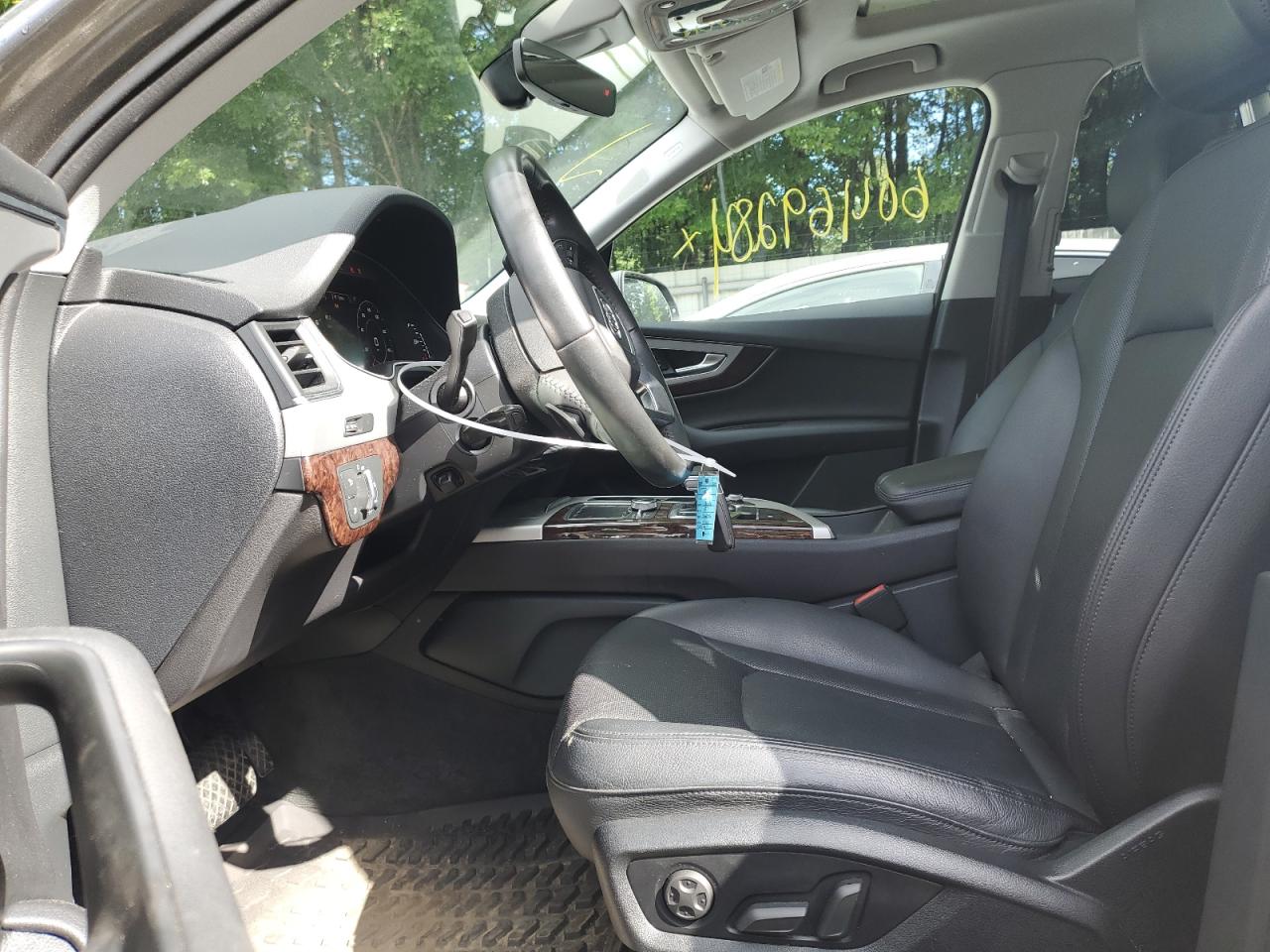 WA1LHAF75KD027412 2019 Audi Q7 Premium Plus