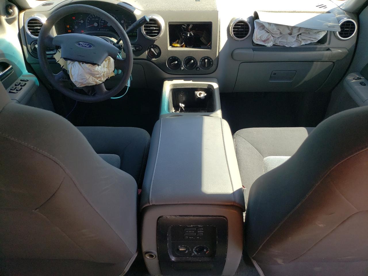 1FMPU16L84LA85700 2004 Ford Expedition Xlt