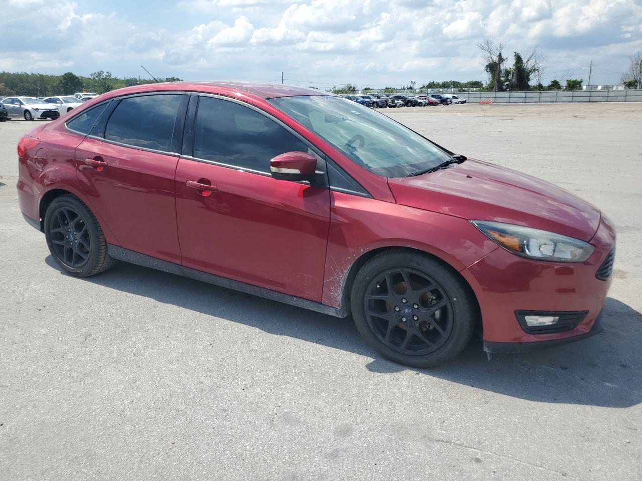 2016 Ford Focus Se vin: 1FADP3FE7GL377070