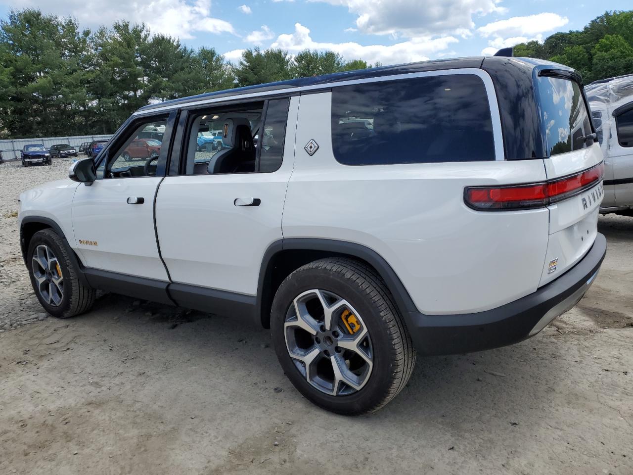 7PDSGABL3PN007144 2023 Rivian R1S Launch Edition